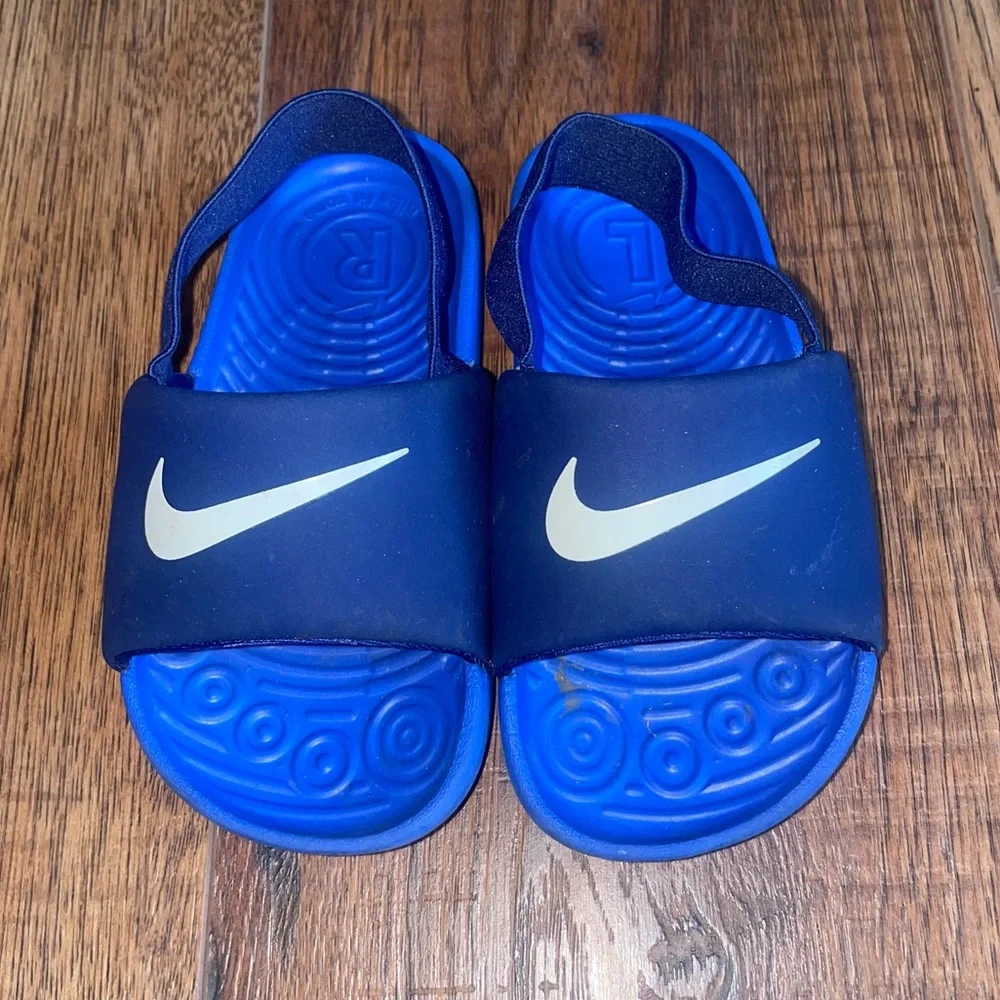 Nike Boys Blue Slide Sandals Size 8